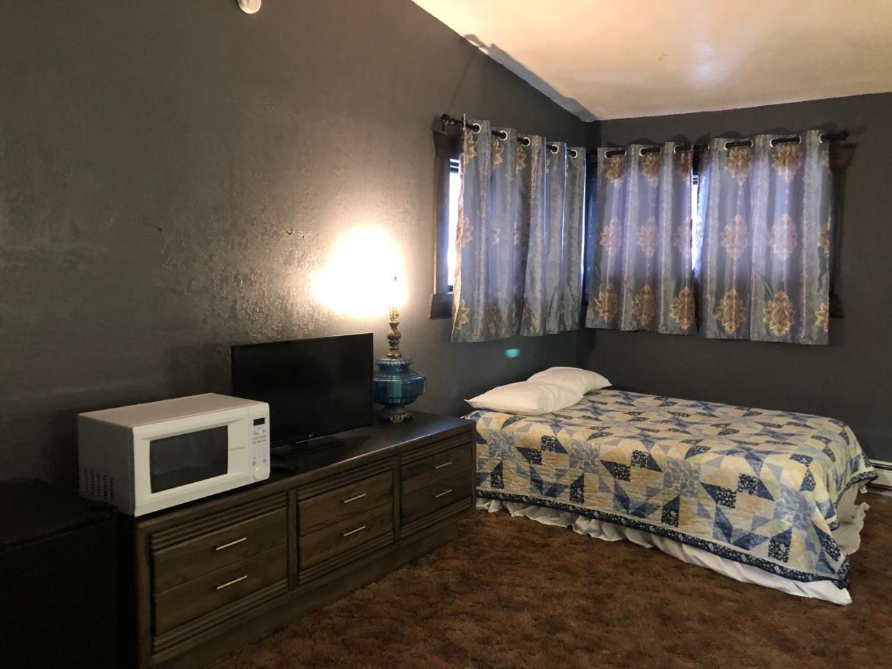 טוק The Golden Bear Motel מראה חיצוני תמונה